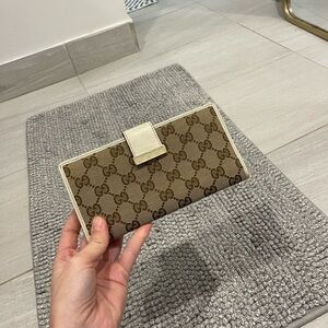 Gucci GG Canvas Long Wallet Beige Ebony Cream Leather Trim Snap Tab Authentic